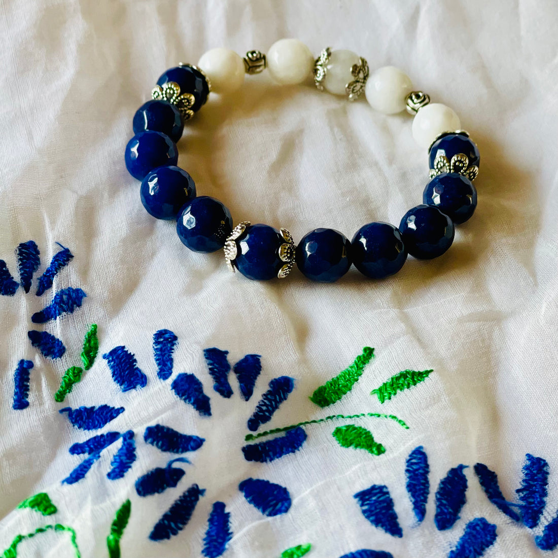 Blue Silk Snow Bracelet – Sapphire Blue & Ivory Beaded Bracelet